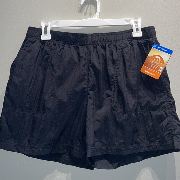 Columbia women’s shorts. Never worn. Tags on. Womens medium. Good condition. - Picture 4 of 7